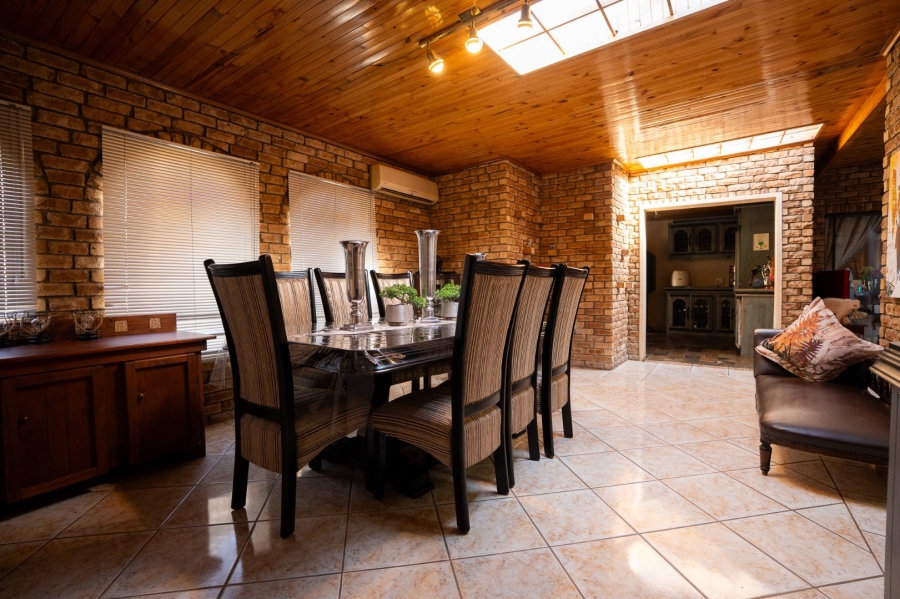 3 Bedroom Property for Sale in Flamwood North West